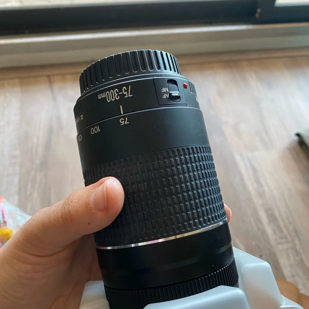 New never used canon ef 75-300mm f/4-5.6 in